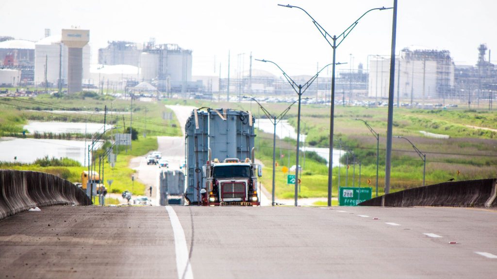 Mammoet brings Transformers to the roads of Texas