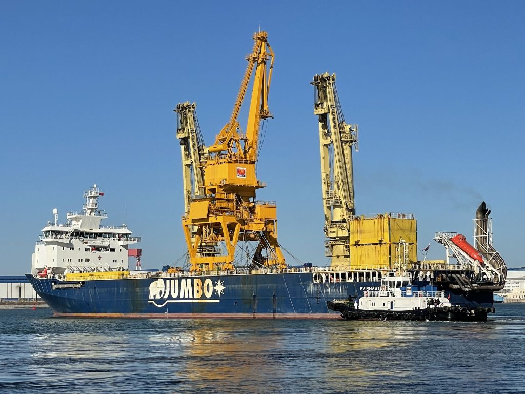 Jumbo-SAL-Alliance ships fully assembled portal crane from China to India