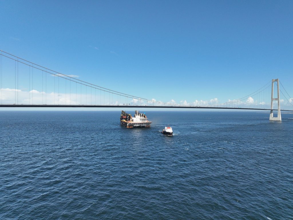 Thialf becomes Heerema's first crane vessel to enter the Baltic Sea