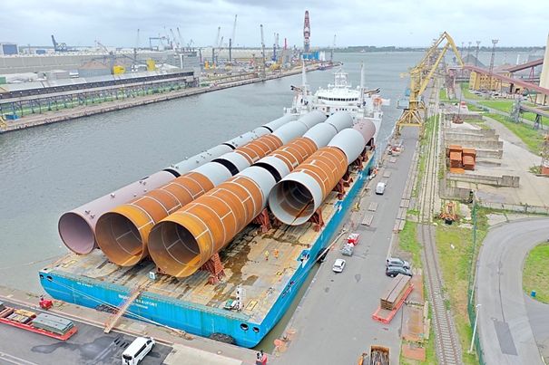 BigRoll Beaugort loads Ocean Wind 1 monopiles in Rostock