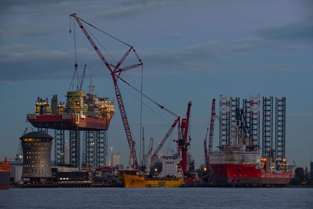 Pedestal for Wind Orca 1,600 ton crane lifted in place