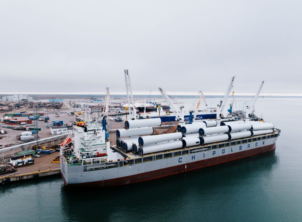 First components for an Estonian wind farm arrive at Port of Tallinn