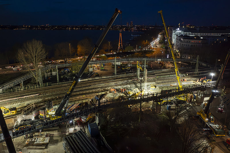 Mega-cranes reshape Hamburg's railway landscape