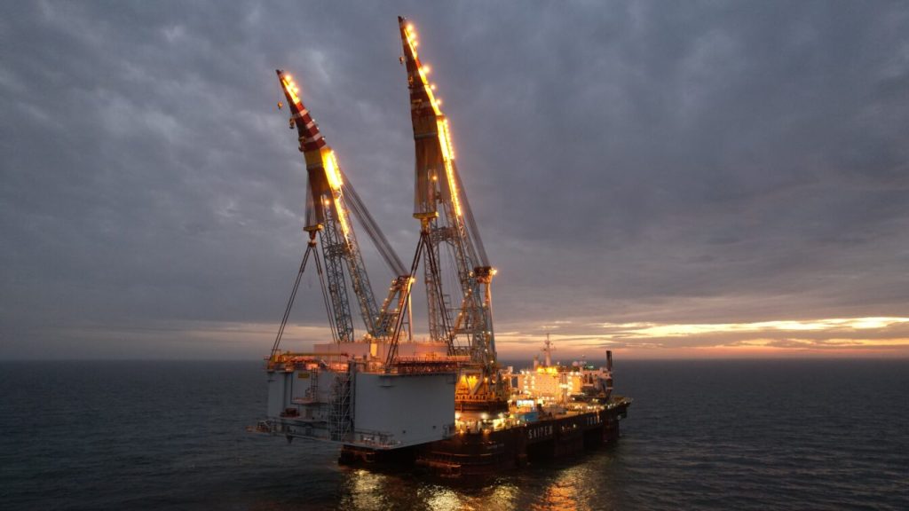 Saipem 7000 lifts Dogger Bank HVDC platform in place