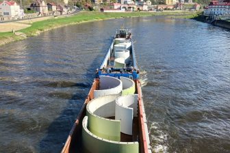 Rhenus tackles low water levels while moving project cargo to Czechia