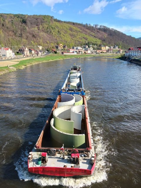 Rhenus tackles low water levels while moving project cargo to Czechia