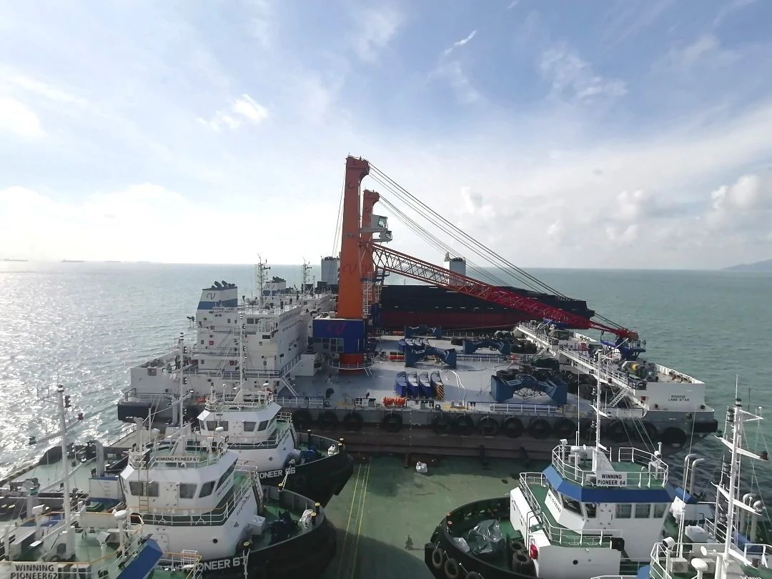 COSCO's semi-sub Xinguanghua delivers 17 vessels to West Africa