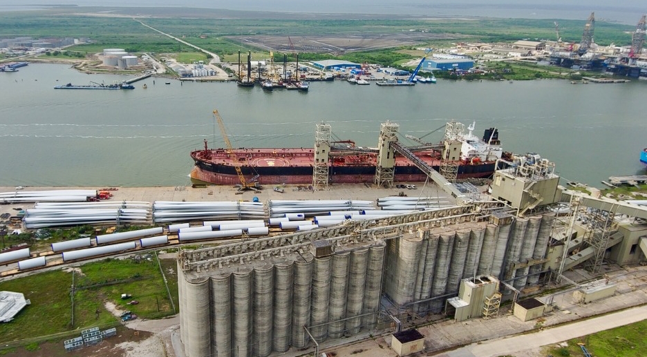 Port of Galveston ditches grain for more profitable project cargo