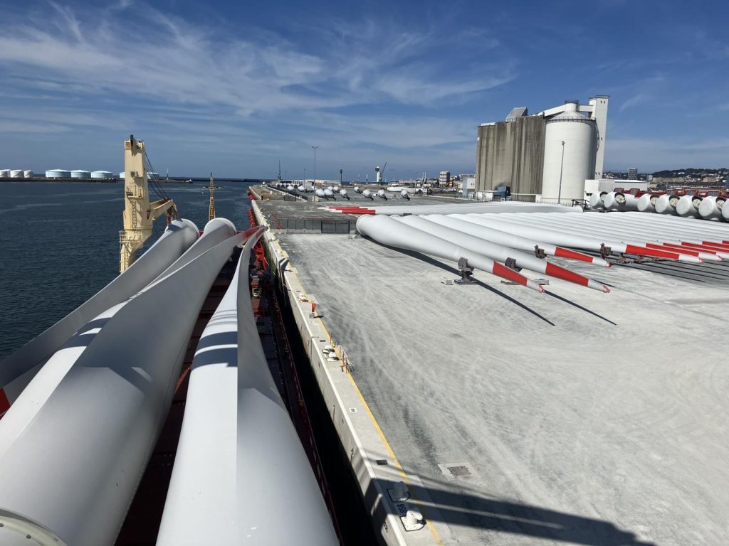 Haropa Port dedicates space for offshore wind blades