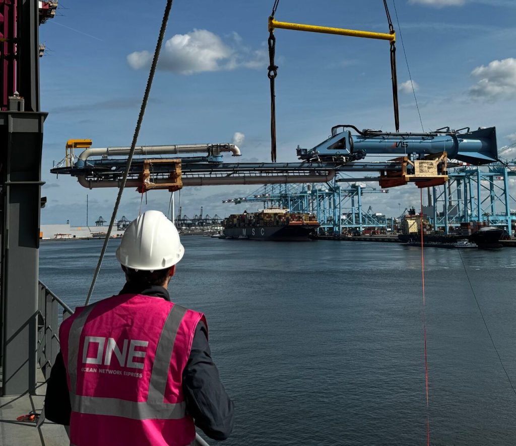 ONE Innovation boxship loads breakbulk cargo in Rotterdam