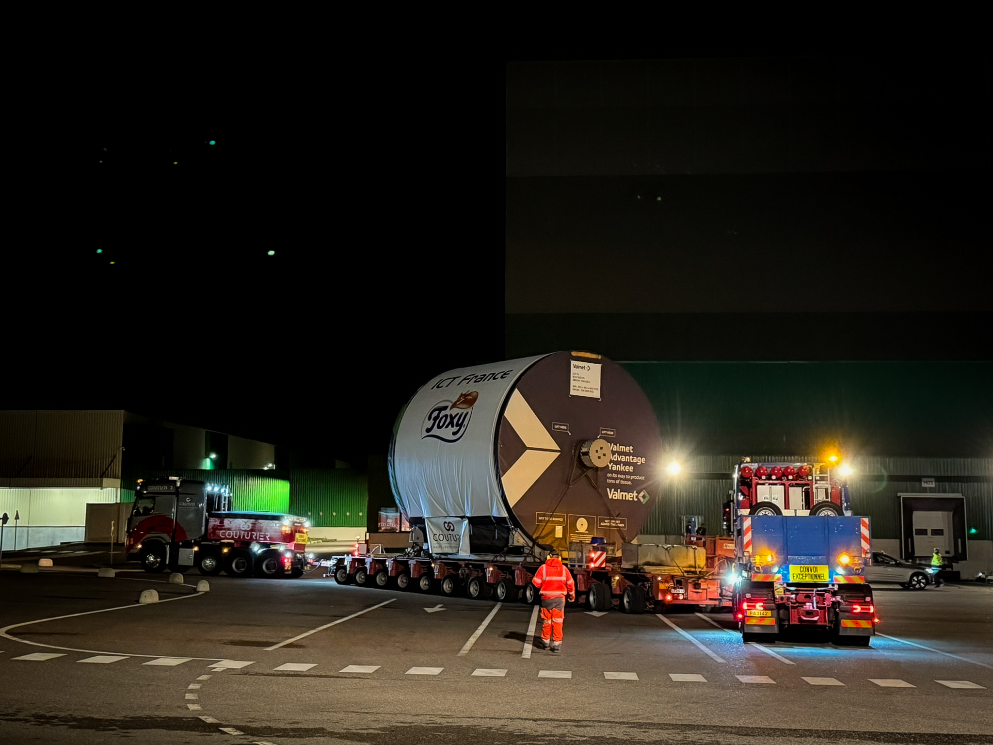 Tschudi Logistics delivers Valmet Tissue's yankee dryer to Pannes