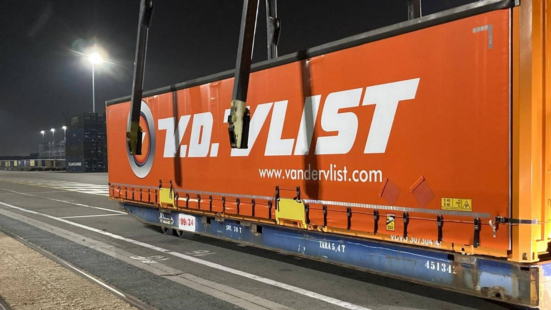 Van der Vlist makes steps towards moving more project cargo on rail